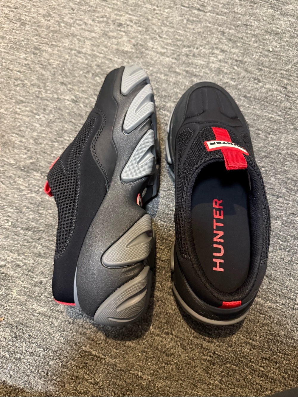 Hunter Men’s Black Slip-On Sneakers with Red Pull Tab and Gray Sole - Picture 4 of 7